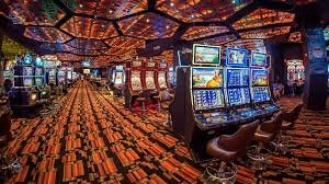 Antarmuka meja Bandar Poker di telaga togel dengan kartu dealer dan pemain